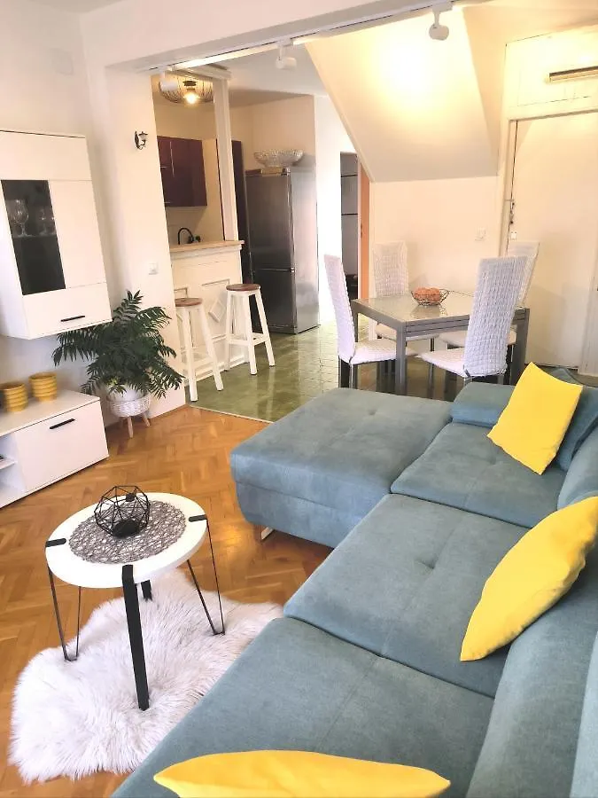 Apartment View Split
